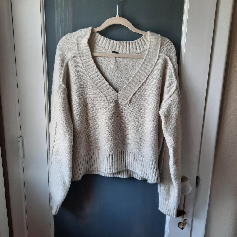 Free People Oversize V-neck off-white sweater size M